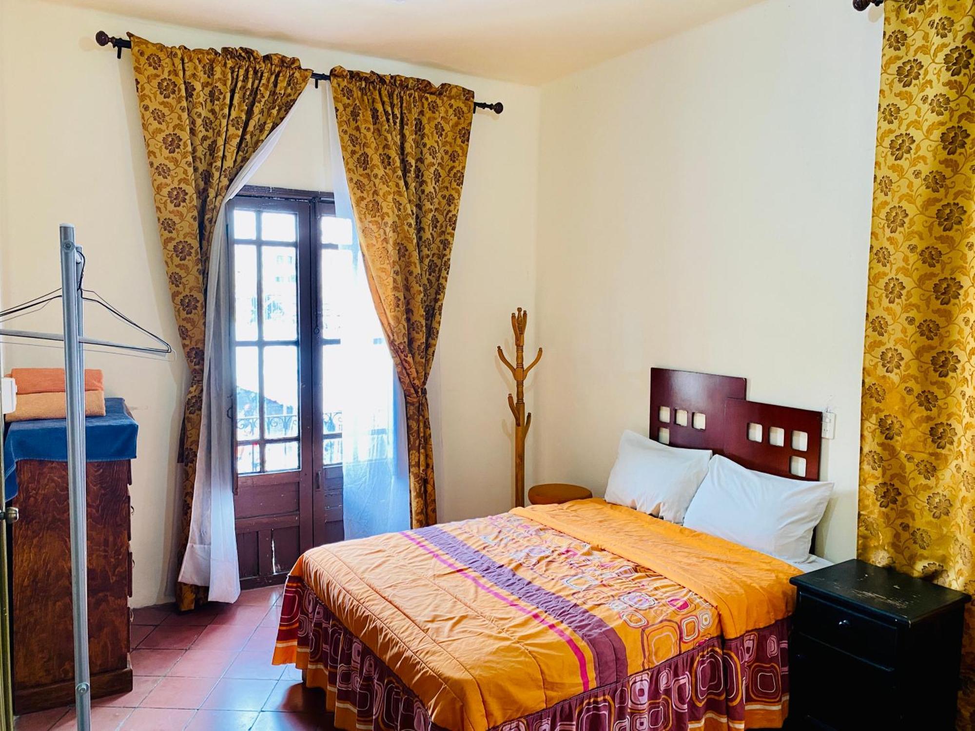Hostal Santuario De Las Libelulas Guadalajara Exteriör bild